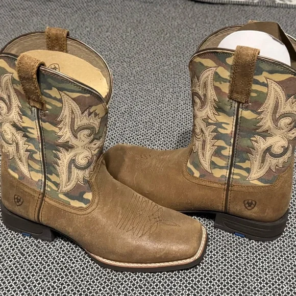 Ariat Kids' Tan and Camouflage Boots - Picture 1 of 6